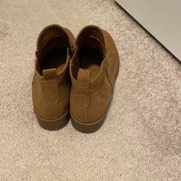 brown booties, worn a handful of times, size 8 - Picture 4 of 5